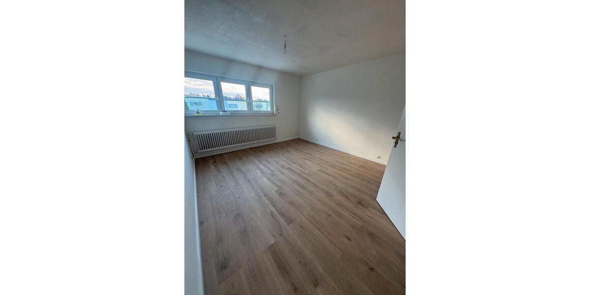Reihenhaus Frankfurt am Main Mitte-West - 3 Zimmer, 82 m&sup2;, 1.600&euro; | Angebot:25514699