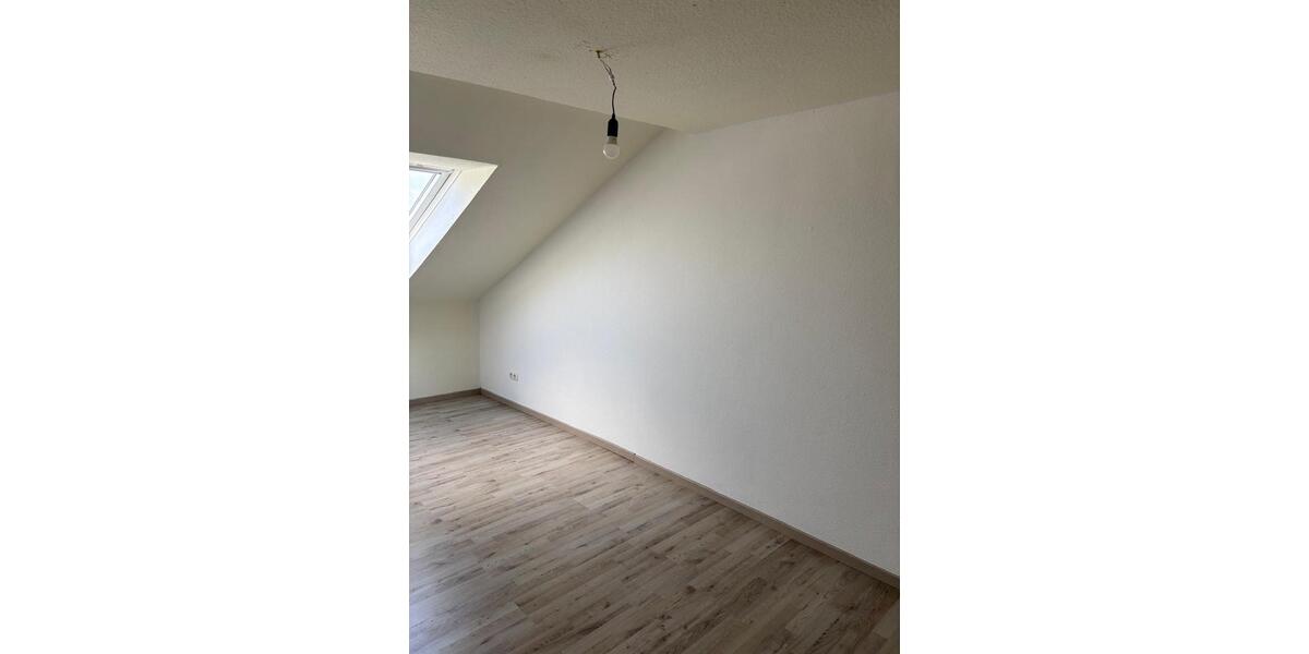 Dachgeschoßwohnung Ortenberg - 3 Zimmer, 97 m&sup2;, 790&euro; | Angebot:26420253