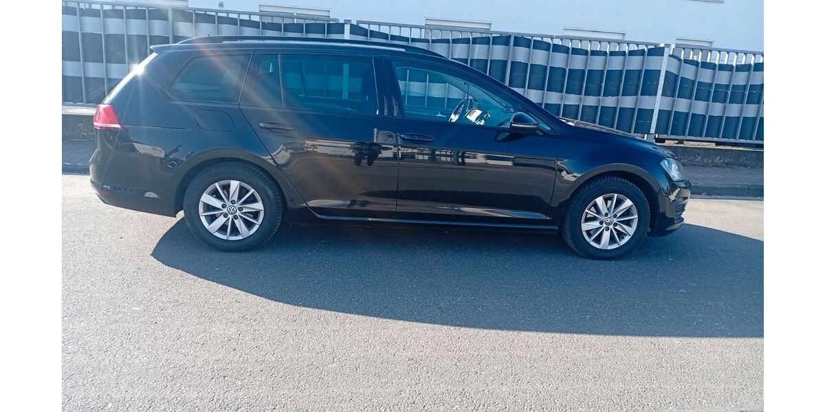 VW Golf 324.000 km 4.950 &euro; Hanau 63452