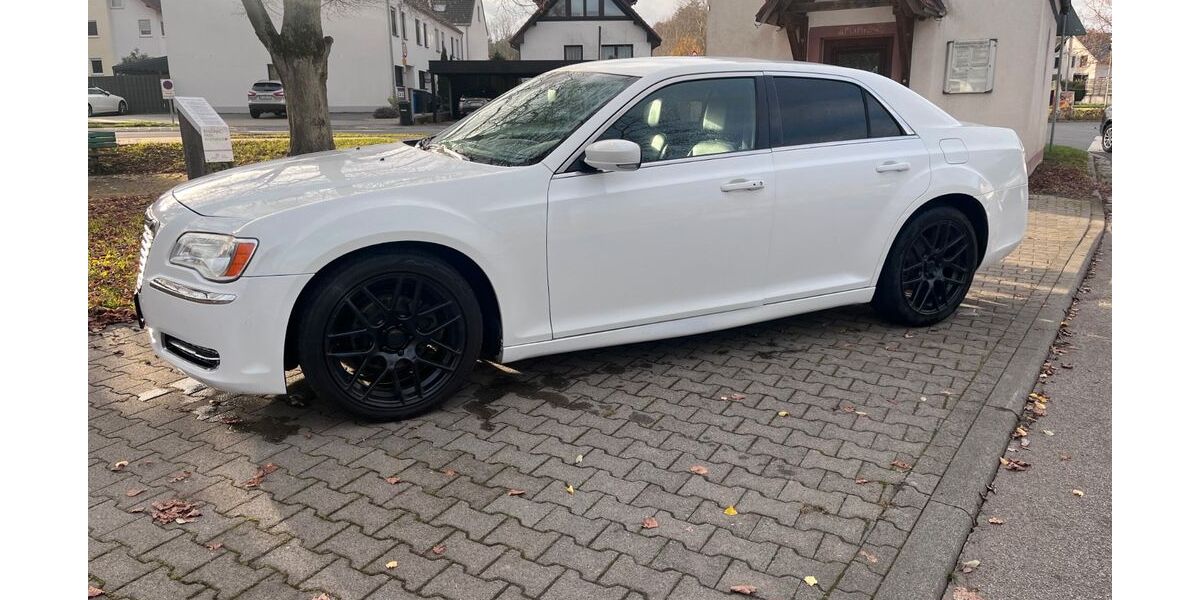 Chrysler 300C 257.000 km 9.300 &euro; Rödermark 63322