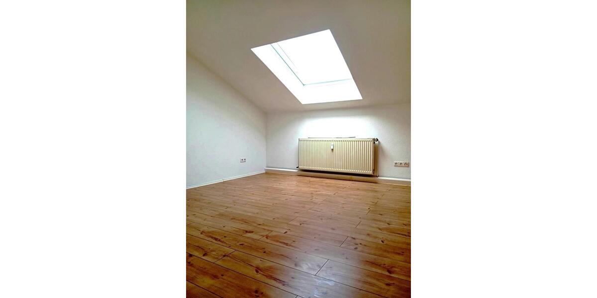 Dachgeschoßwohnung Gelnhausen - 3.5 Zimmer, 105 m&sup2;, 1.090&euro; | Angebot:25542849