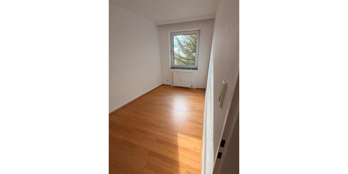 Etagenwohnung Bad Homburg vor der Höhe Berliner Siedlung/Gartenfeld - 3 Zimmer, 78 m&sup2;, 1.220&euro; | Angebot:25722468
