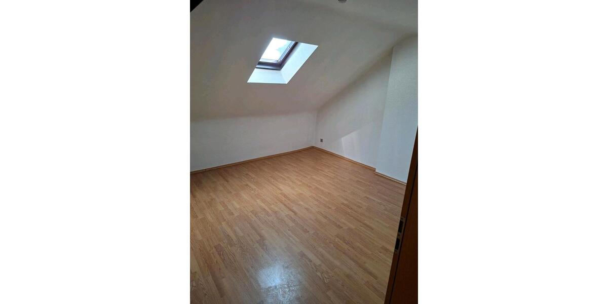 Dachgeschoßwohnung Aschaffenburg Österreicher Kolonie - 4 Zimmer, 71 m&sup2;, 960&euro; | Angebot:26698828