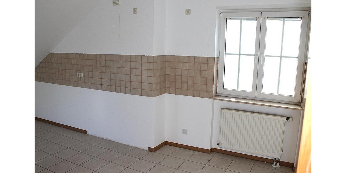 Dachgeschoßwohnung Aschaffenburg Österreicher Kolonie - 2 Zimmer, 82 m&sup2;, 750&euro; | Angebot:26459656