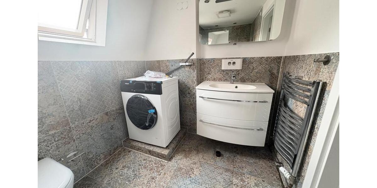 Dachgeschoßwohnung Frankfurt am Main Oberrad - 2 Zimmer, 57 m&sup2;, 1.300&euro; | Angebot:25870476