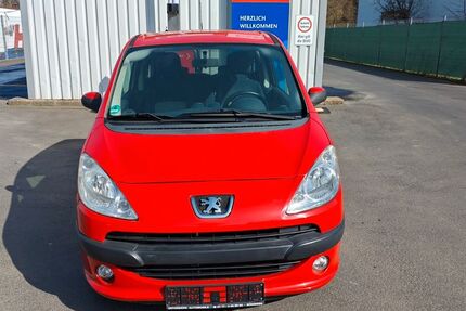 Peugeot 1007 152.000 km 2.499 &euro; Büdingen 63654