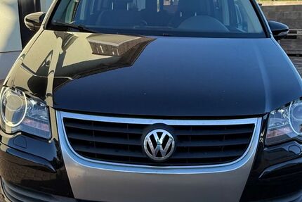 VW Touran 196.500 km 6.490 &euro; Büdingen 63654