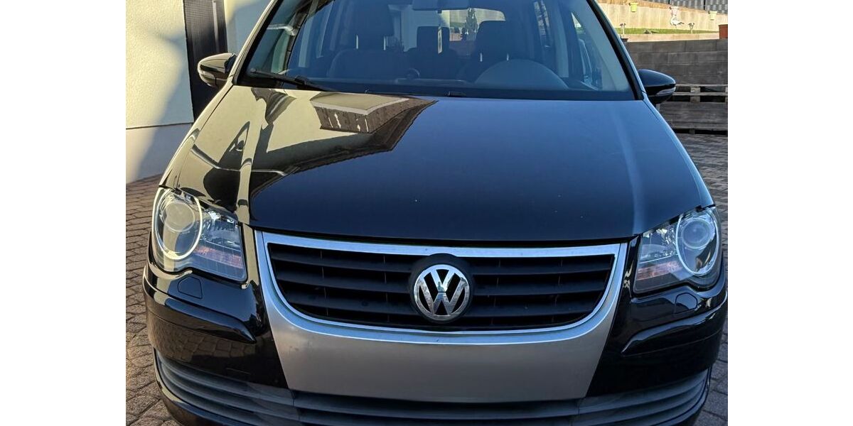 VW Touran 196.500 km 6.490 &euro; Büdingen 63654