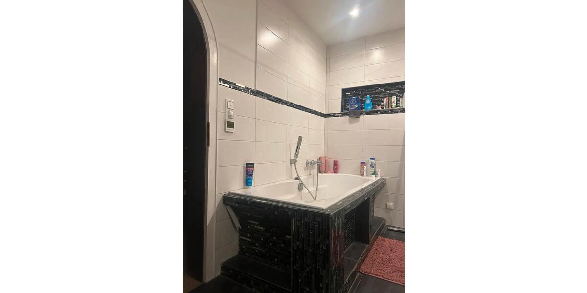 Reihenhaus Offenbach am Main Bieber - 6 Zimmer, 180 m&sup2;, 2.750&euro; | Angebot:25760694