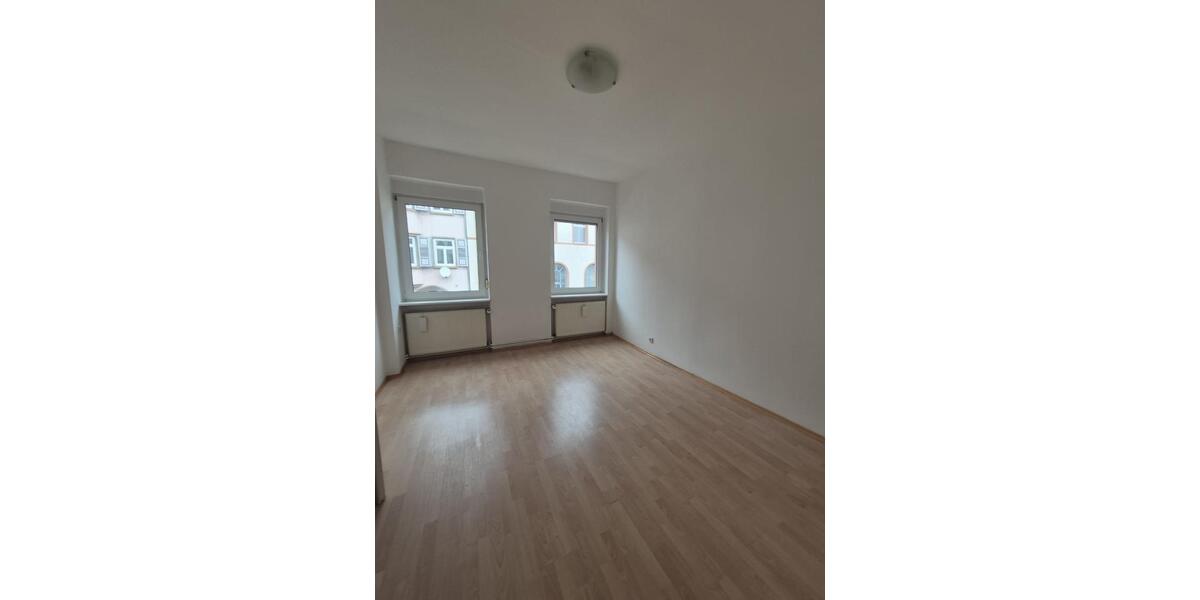 Etagenwohnung Gelnhausen - 3 Zimmer, 90 m&sup2;, 890&euro; | Angebot:25571696