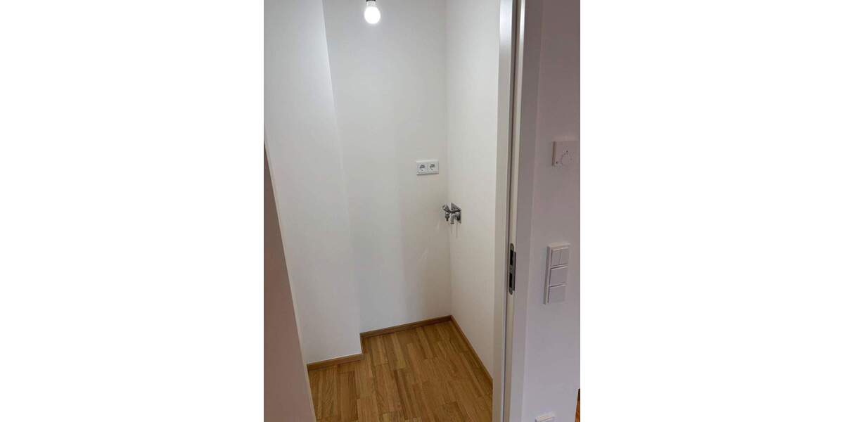 Etagenwohnung Offenbach am Main Hafen - 2 Zimmer, 71 m&sup2;, 1.335&euro; | Angebot:25772898