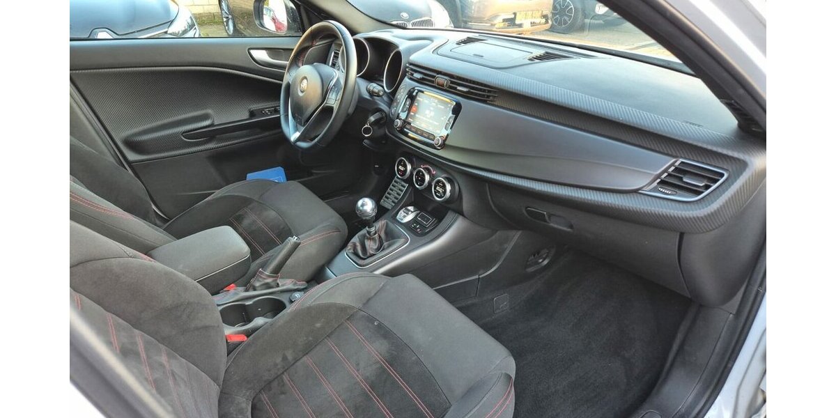 Alfa Romeo Giulietta Sport Navigation, Klima, Einparkhilfe 89.100 km 11.990 &euro; Rodgau 63110
