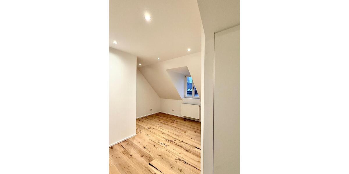 Maisonettenwohnung Frankfurt am Main Sachsenhausen - 5 Zimmer, 140 m&sup2;, 3.200&euro; | Angebot:25307985