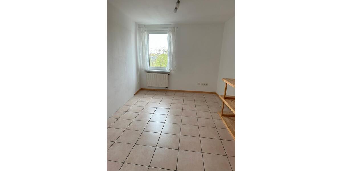 Etagenwohnung Frankfurt am Main Nord-Ost - 4 Zimmer, 80 m&sup2;, 1.250&euro; | Angebot:25956845