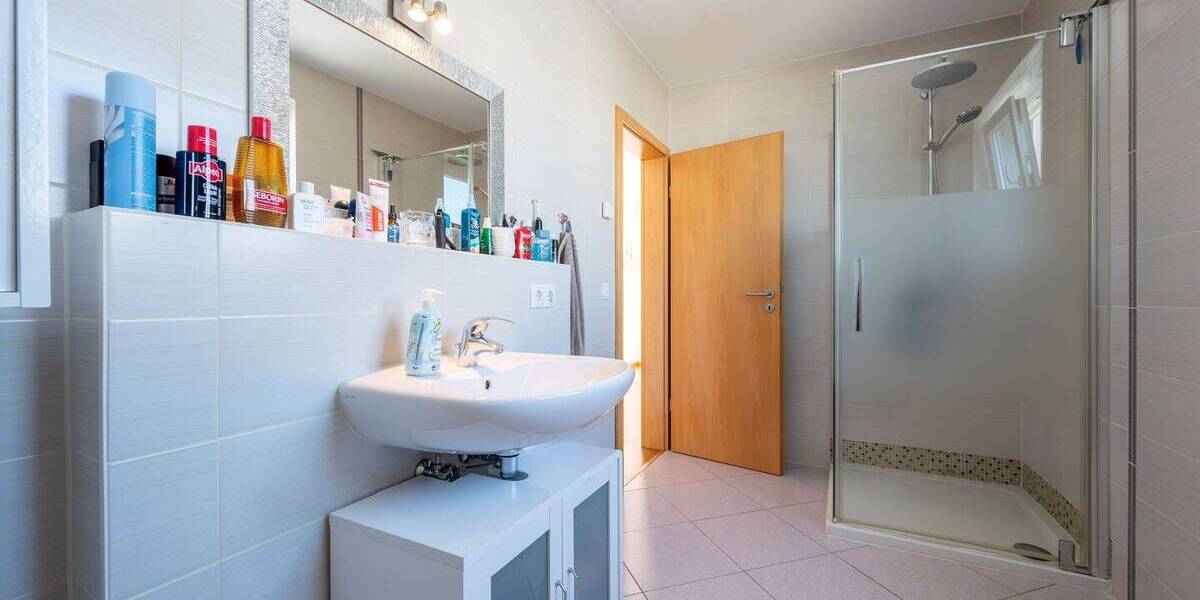 Einfamilienhaus Frankfurt am Main Kalbach-Riedberg - 8 Zimmer, 235 m&sup2;, 4.800&euro; | Angebot:26596231