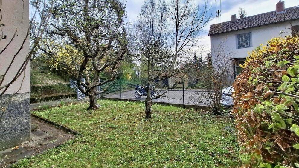 Doppelhaushälfte Frankfurt Sossenheim - 8 Zimmer, 180 m&sup2;, 495.000&euro; | Angebot:25916312