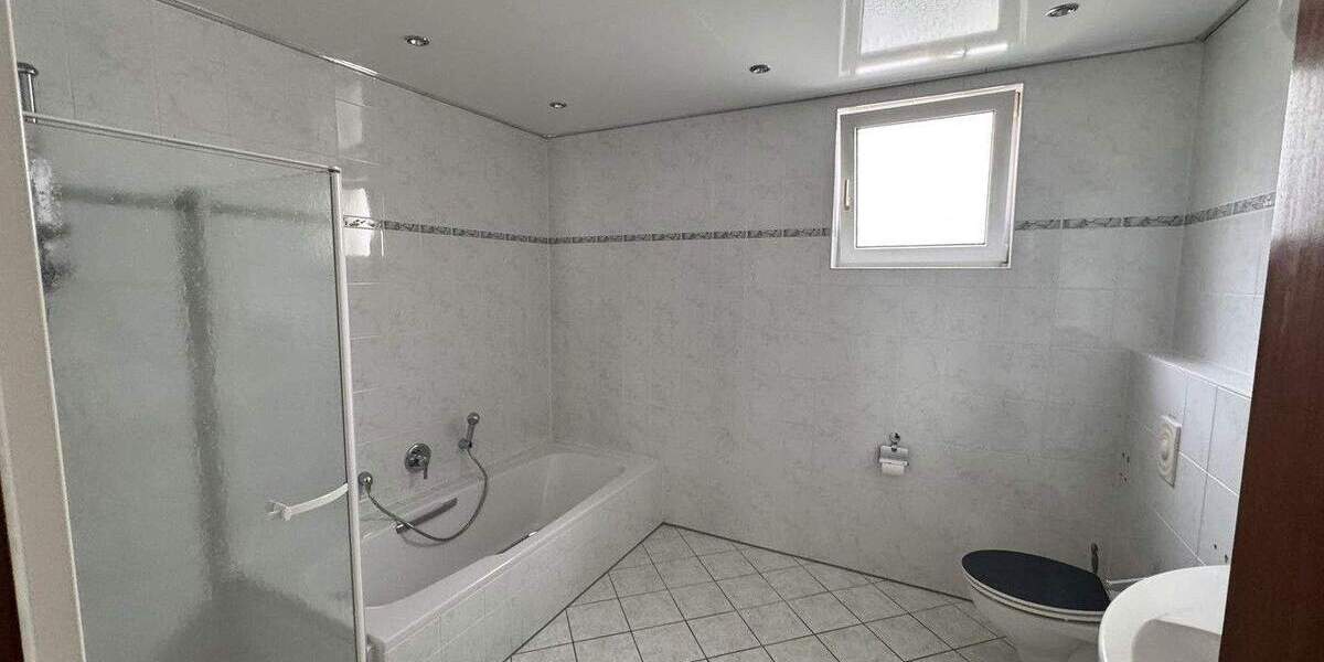 Einfamilienhaus Kleinostheim - 7 Zimmer, 128 m&sup2;, 420.000&euro; | Angebot:25756411