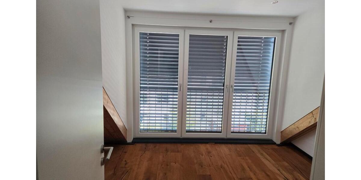 Dachgeschoßwohnung Seligenstadt - 4.5 Zimmer, 165 m&sup2;, 1.980&euro; | Angebot:27628523