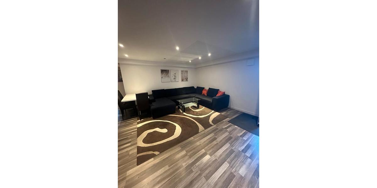 Etagenwohnung Hasselroth - 7 Zimmer, 200 m&sup2;, 2.500&euro; | Angebot:26557395