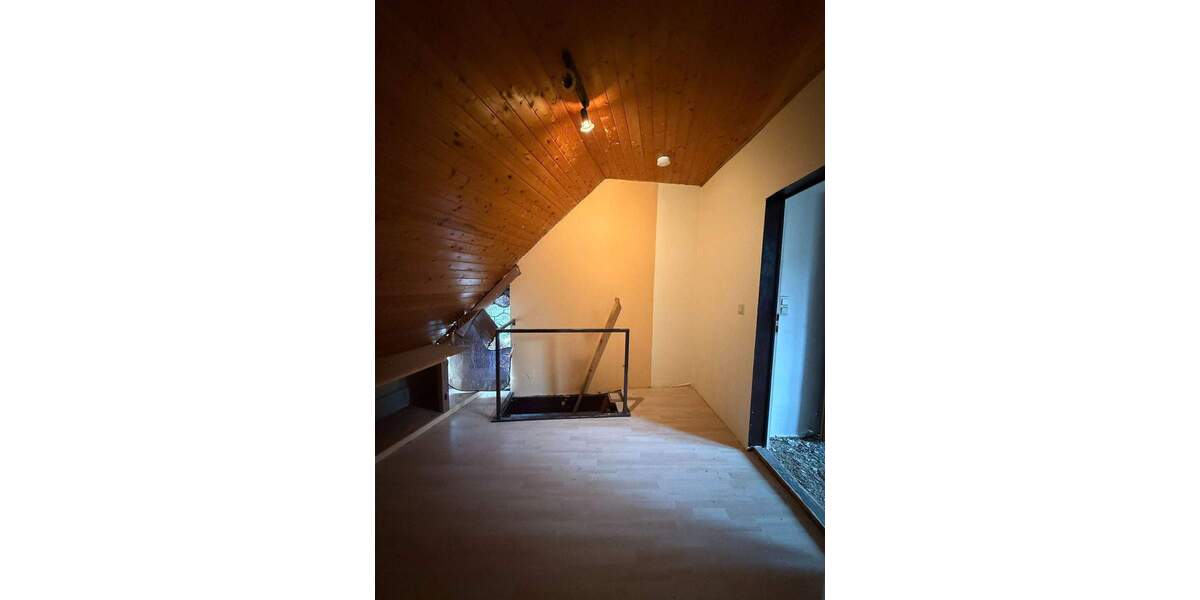 Einfamilienhaus Gelnhausen - 6 Zimmer, 125 m&sup2;, 115.000&euro; | Angebot:25685342