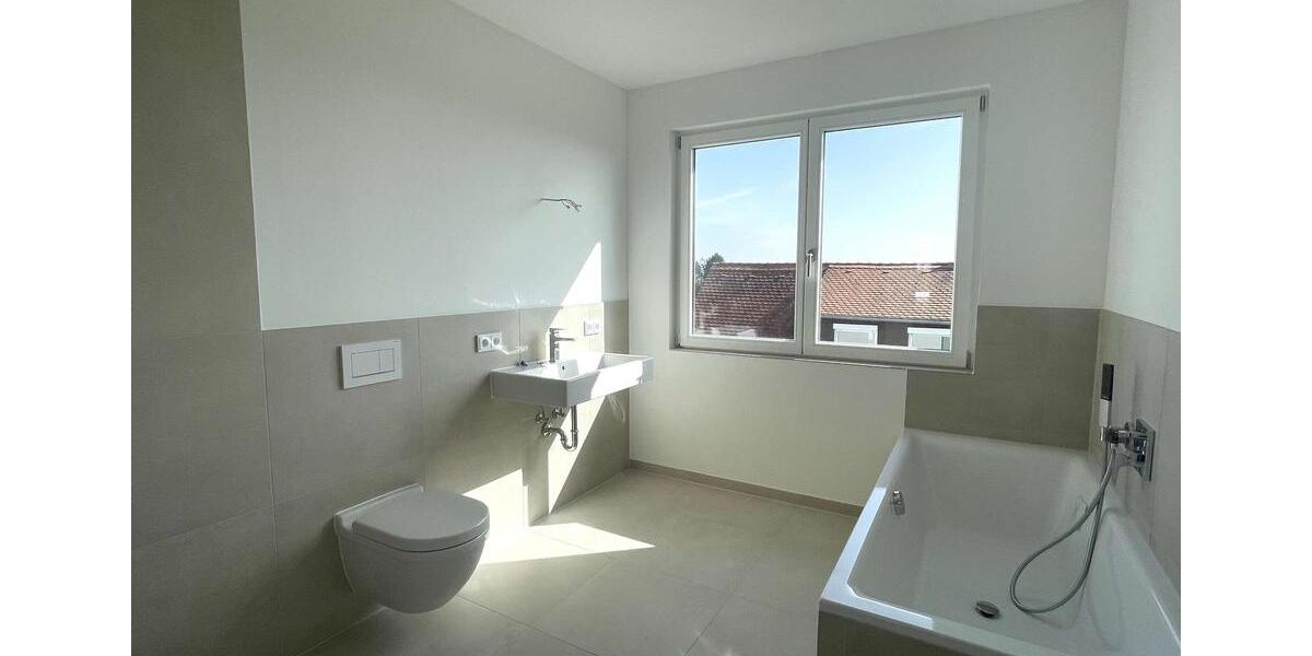 Dachgeschoßwohnung Frankfurt am Main Bergen-Enkheim - 3 Zimmer, 123 m&sup2;, 2.490&euro; | Angebot:25870894