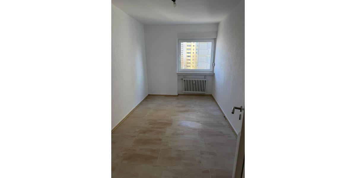 Etagenwohnung Steinbach (Taunus) - 4 Zimmer, 94 m&sup2;, 1.450&euro; | Angebot:25875044