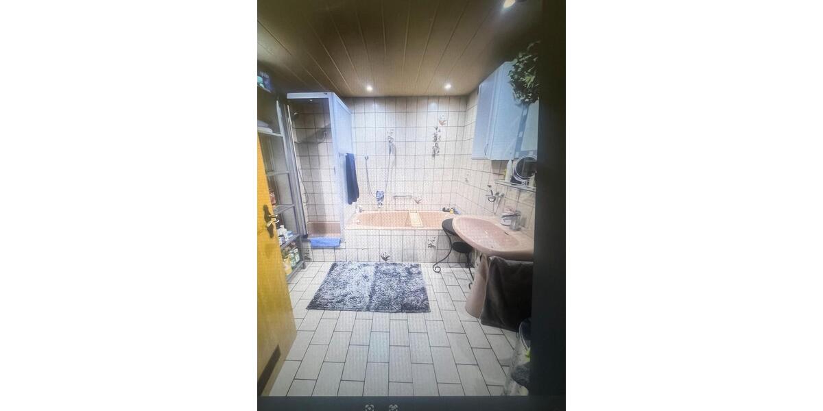Dachgeschoßwohnung Langen (Hessen) - 4 Zimmer, 97 m&sup2;, 900&euro; | Angebot:25792490