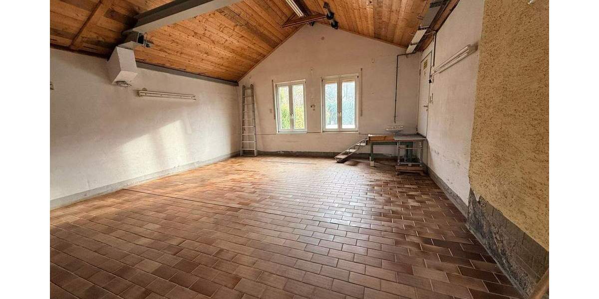 Mehrfamilienhaus, Wohnhaus Niederdorfelden - 8 Zimmer, 850.000&euro; | Angebot:25701227