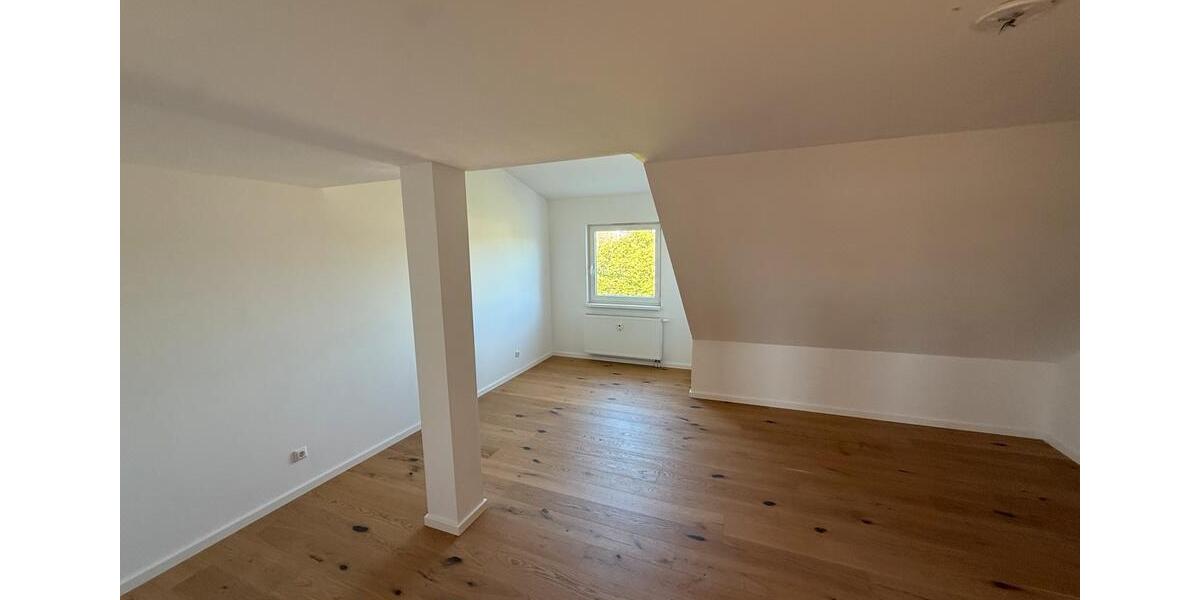 Dachgeschoßwohnung Hanau - 2 Zimmer, 91 m&sup2;, 1.050&euro; | Angebot:26383301