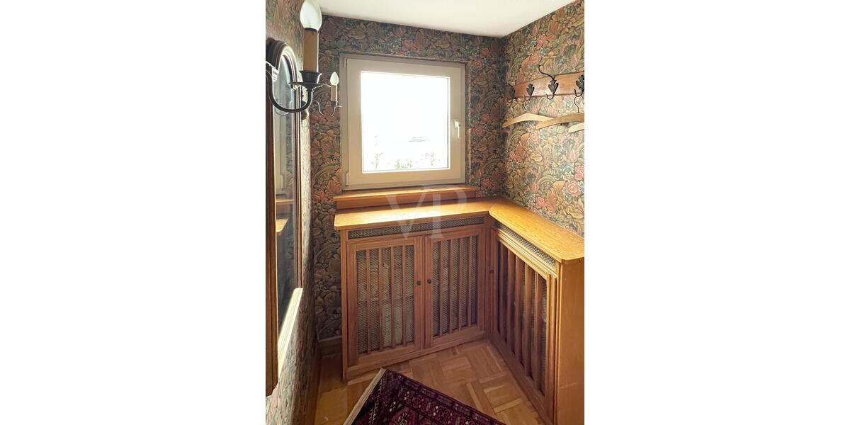 Maisonettenwohnung Kelsterbach - 8 Zimmer, 215 m&sup2;, 2.600&euro; | Angebot:25236970