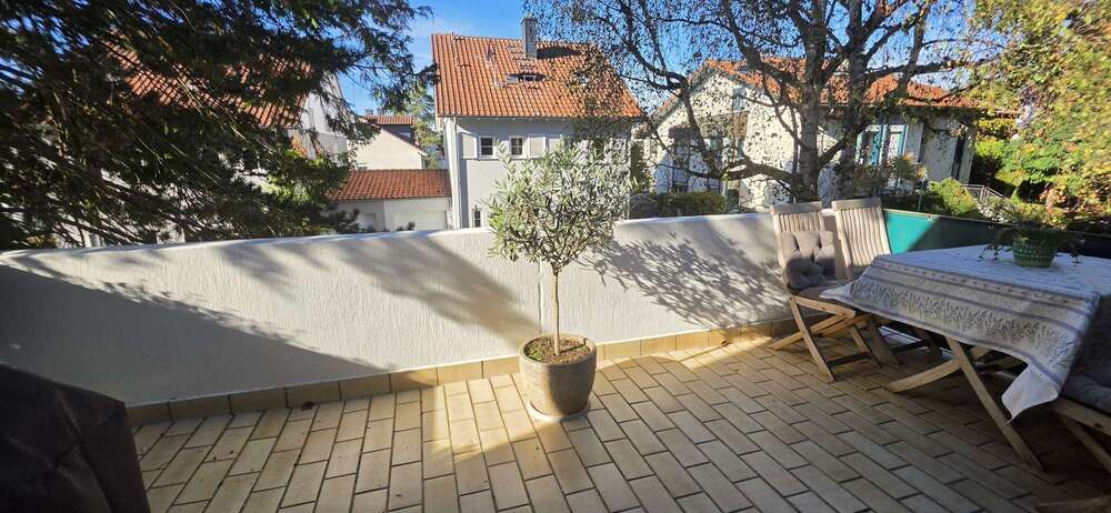 Etagenwohnung Kronberg im Taunus - 4 Zimmer, 122 m&sup2;, 1.800&euro; | Angebot:27702960
