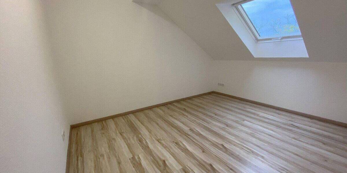 Etagenwohnung Frankfurt am Main Niederrad - 4 Zimmer, 133 m&sup2;, 2.000&euro; | Angebot:26819957