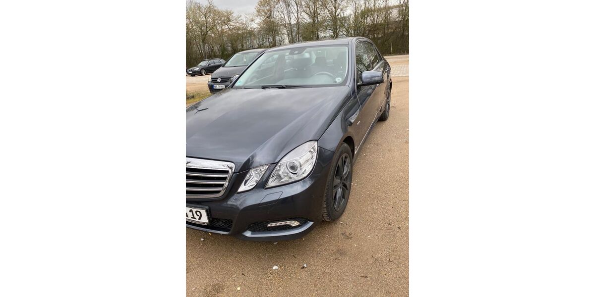 Mercedes-Benz E 250 186.000 km 9.300 &euro; Maintal 63477