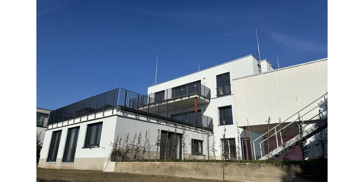 Dachgeschoßwohnung Karben - 3 Zimmer, 158 m&sup2;, 2.060&euro; | Angebot:25384234