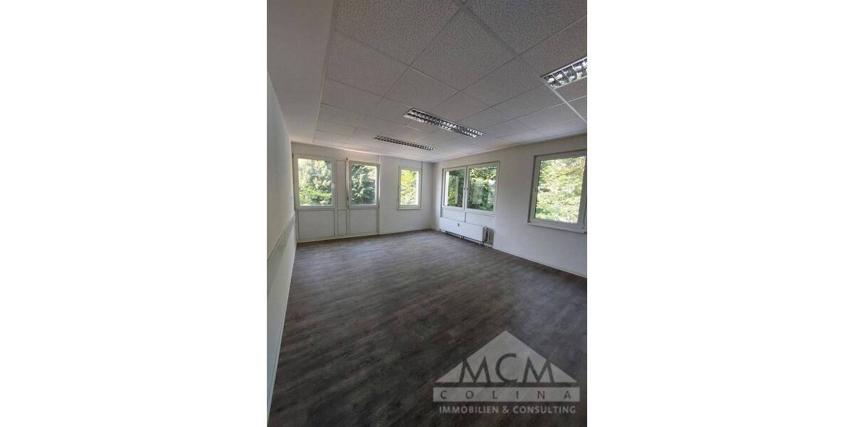 Gewerbeobjekt Frankfurt am Main / Niederursel Niederursel - 8 Zimmer, 236 m&sup2;, 2.500&euro; | Angebot:25749127