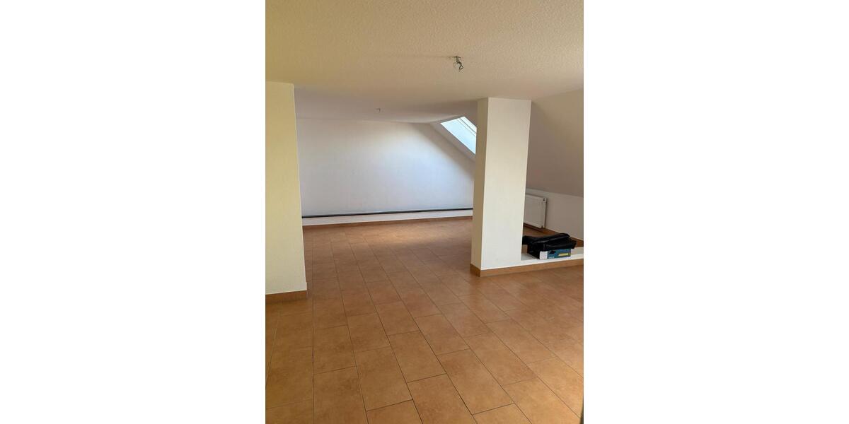 Dachgeschoßwohnung Ortenberg - 3 Zimmer, 97 m&sup2;, 790&euro; | Angebot:26420253