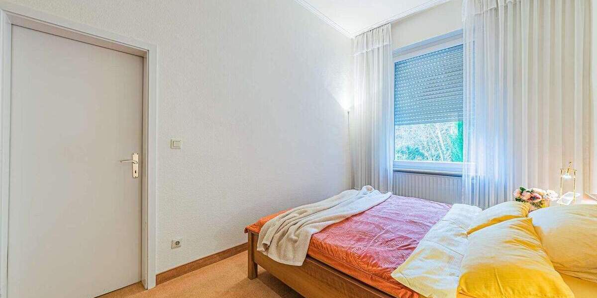 Etagenwohnung Frankfurt am Main Niederursel - 3 Zimmer, 120 m&sup2;, 2.100&euro; | Angebot:25768511