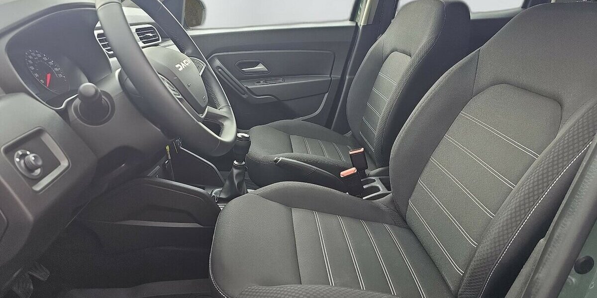 Dacia Duster II Express+ Insp.+TÜV+ NEU+ 15445.- NETTO 13.947 km 18.380 &euro; Schwalbach/Taunus 65824