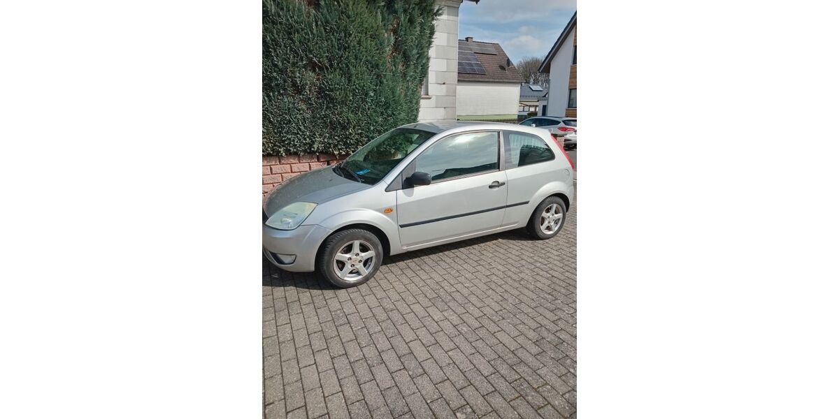 Ford Fiesta 207.000 km 850 &euro; Rődermark 63322