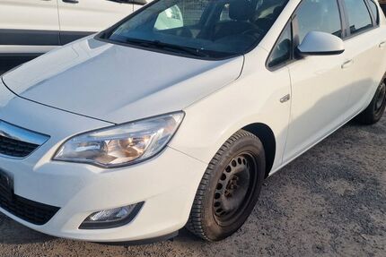 Opel Astra 110.000 km 2.500 &euro; Büdingen 63654