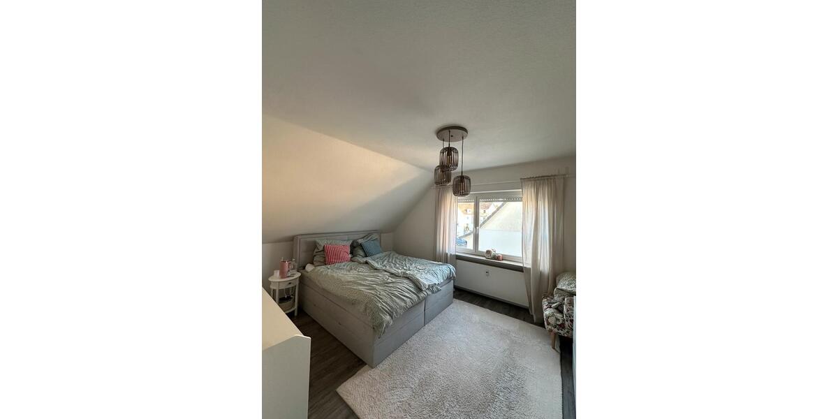 Dachgeschoßwohnung Dreieich - 3.5 Zimmer, 89 m&sup2;, 1.520&euro; | Angebot:25959583