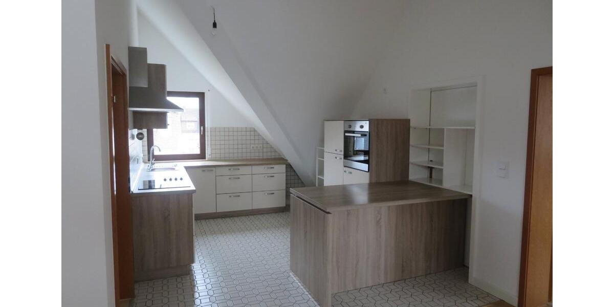 Dachgeschoßwohnung Langen (Hessen) - 2.5 Zimmer, 80 m&sup2;, 850&euro; | Angebot:25941679