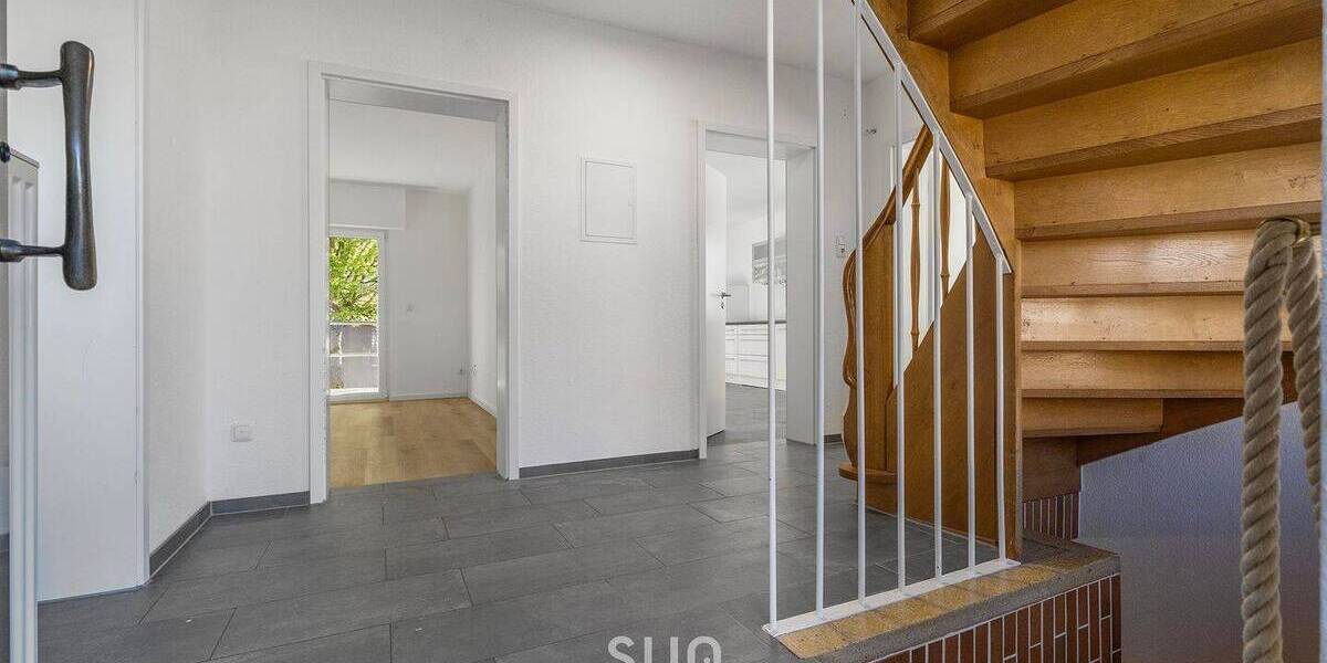 Einfamilienhaus Bad Homburg vor der Höhe Ober-Erlenbach - 9 Zimmer, 280 m&sup2;, 2.800&euro; | Angebot:26451892