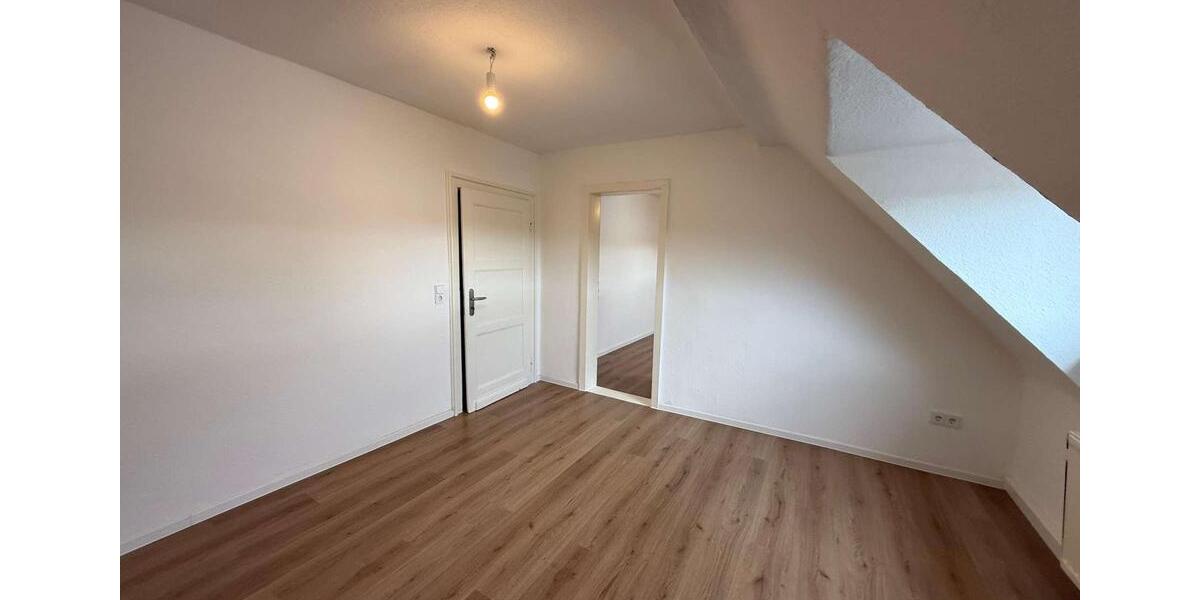 Dachgeschoßwohnung Gelnhausen - 3 Zimmer, 62 m&sup2;, 720&euro; | Angebot:24395400