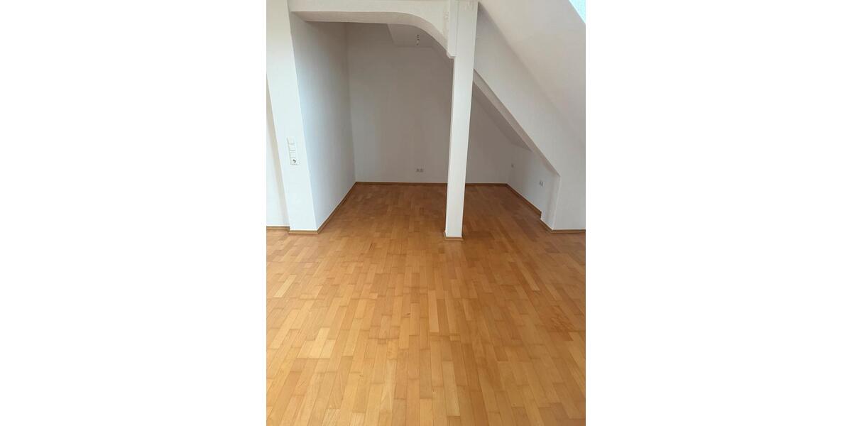 Dachgeschoßwohnung Bad Vilbel - 2 Zimmer, 60 m&sup2;, 650&euro; | Angebot:25943866