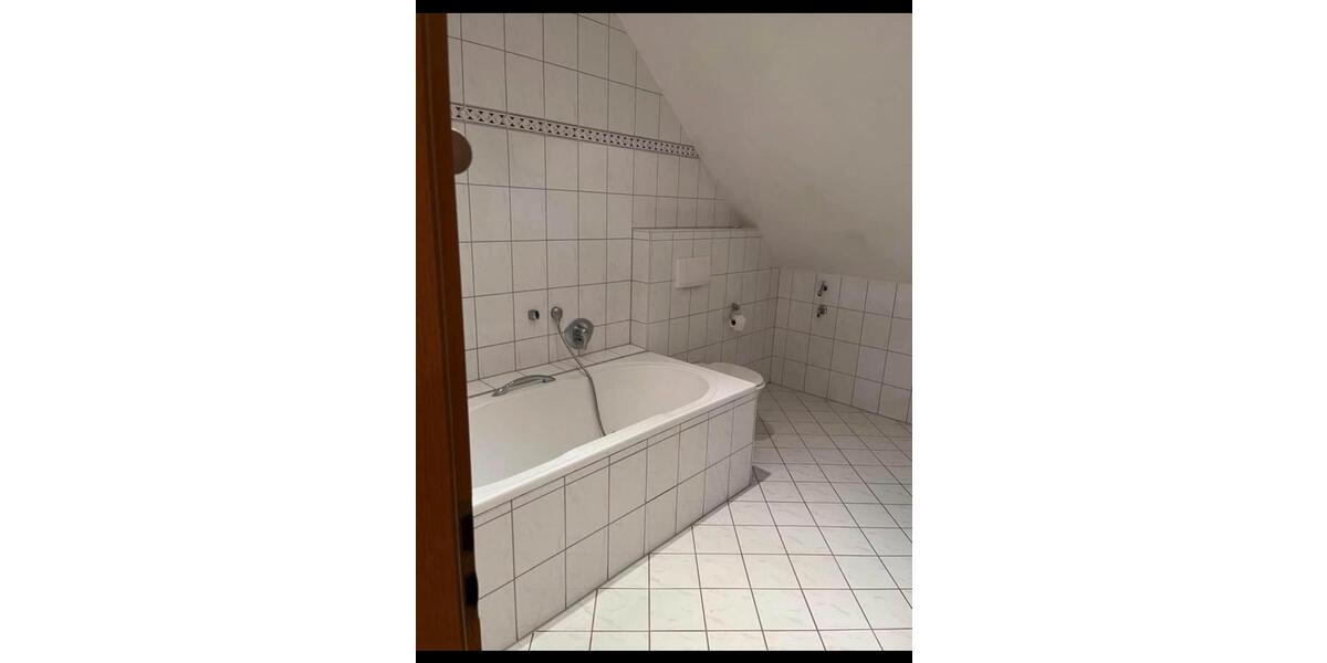 Dachgeschoßwohnung Groß-Zimmern Zimmern - 3.5 Zimmer, 120 m&sup2;, 1.650&euro; | Angebot:25396543