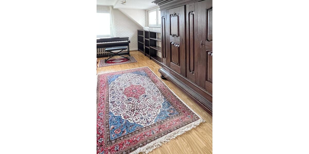 Maisonettenwohnung Kelsterbach - 8 Zimmer, 215 m&sup2;, 2.600&euro; | Angebot:25236970