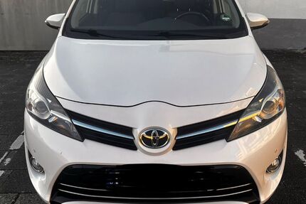 Toyota Verso 126.700 km 12.500 &euro; Dreieich 63303