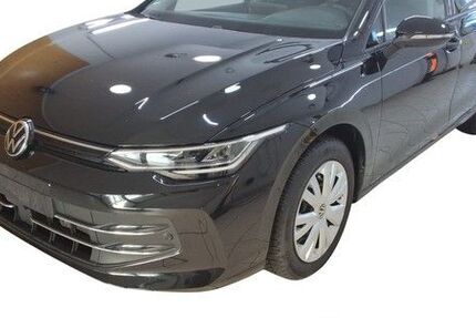 VW Golf 8.520 km 24.940 &euro; Bad Homburg 61348