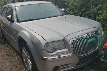 Chrysler 300C 188.000 km 4.249 &euro; Büdingen 63654
